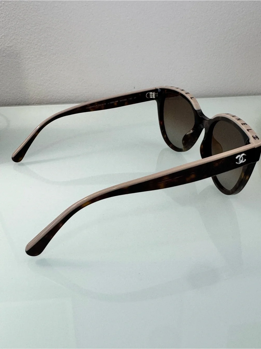 CHANEL Tortoiseshell Cat Eye Sunglasses - Brown Gradient